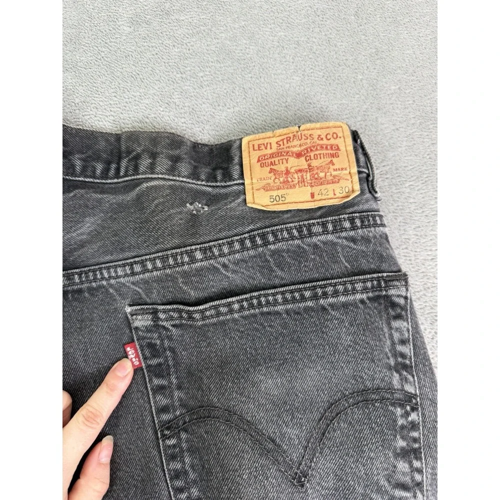 Vintage Y2K Levi's 505 Regular Fit Straight Jeans Men's Size 42X30 Black